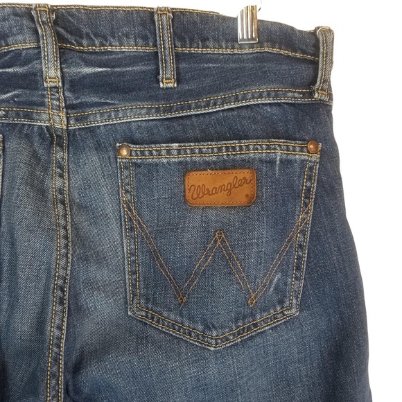 Wrangler Jeans Men's 35x36 Blue Retro Slim Boot Medium Wash‎ Cowboy Denim 77MWZ - Picture 8 of 16